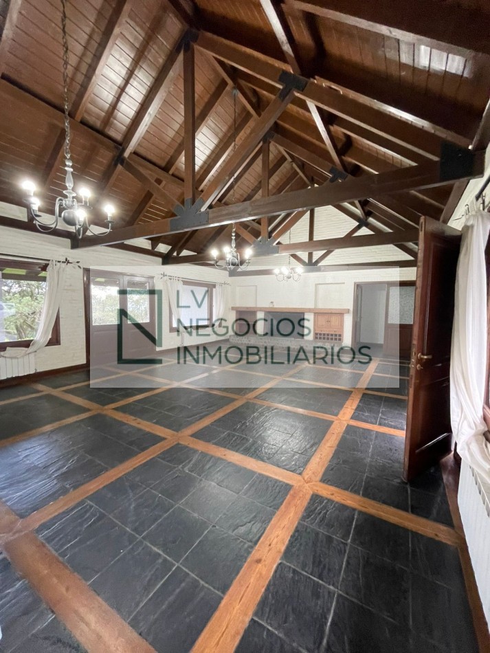 CASA EN ALTOS DE SAN LORENZO