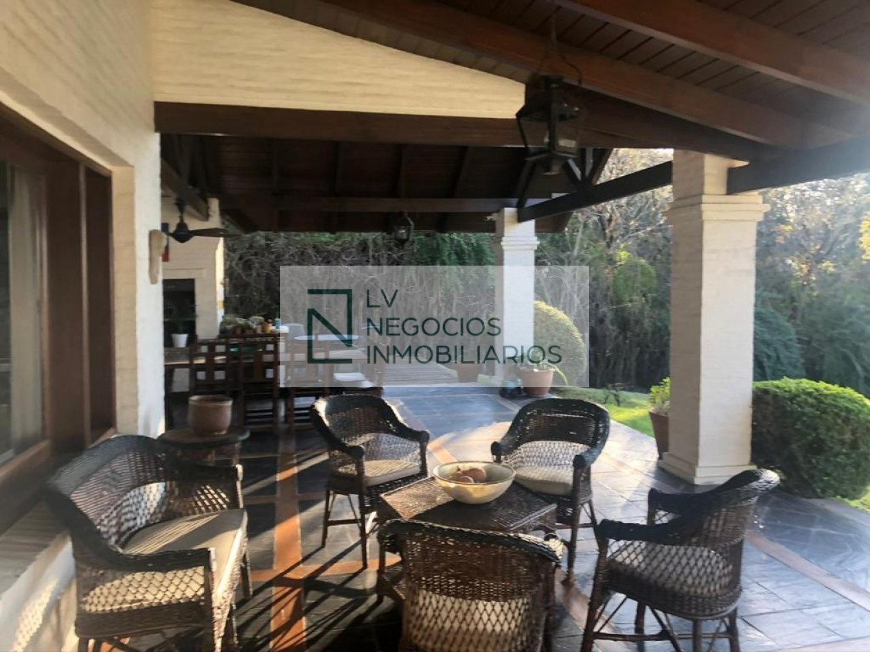 CASA EN ALTOS DE SAN LORENZO