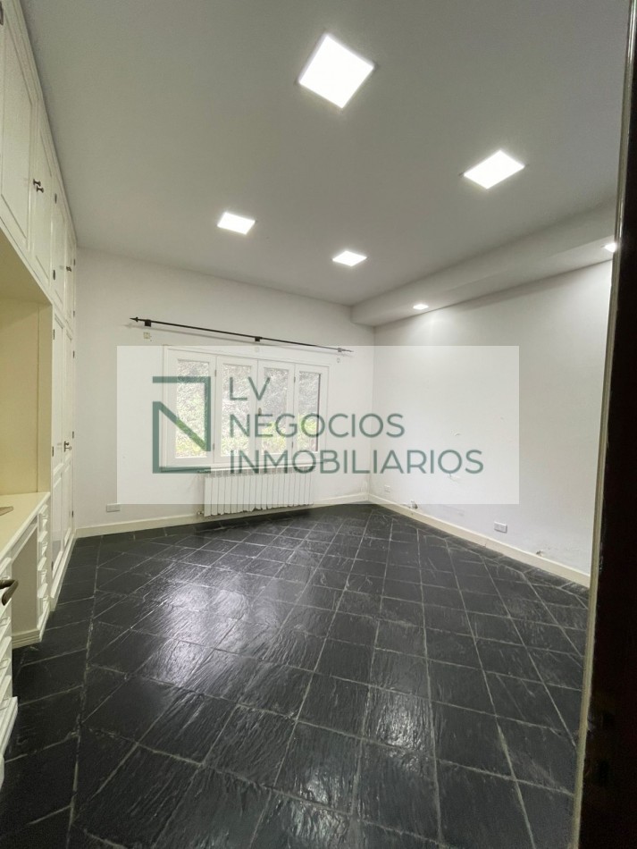 CASA EN ALTOS DE SAN LORENZO