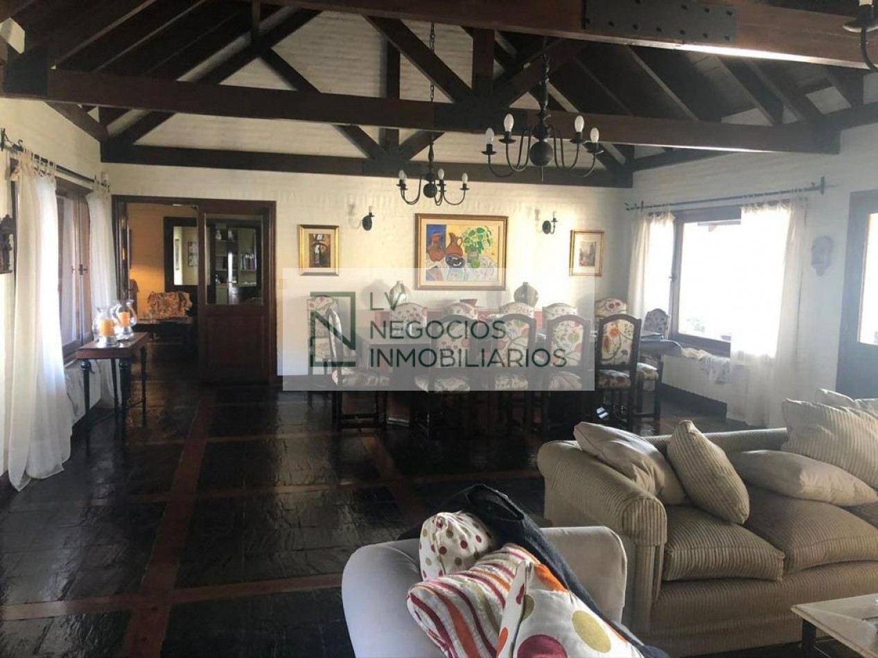 CASA EN ALTOS DE SAN LORENZO