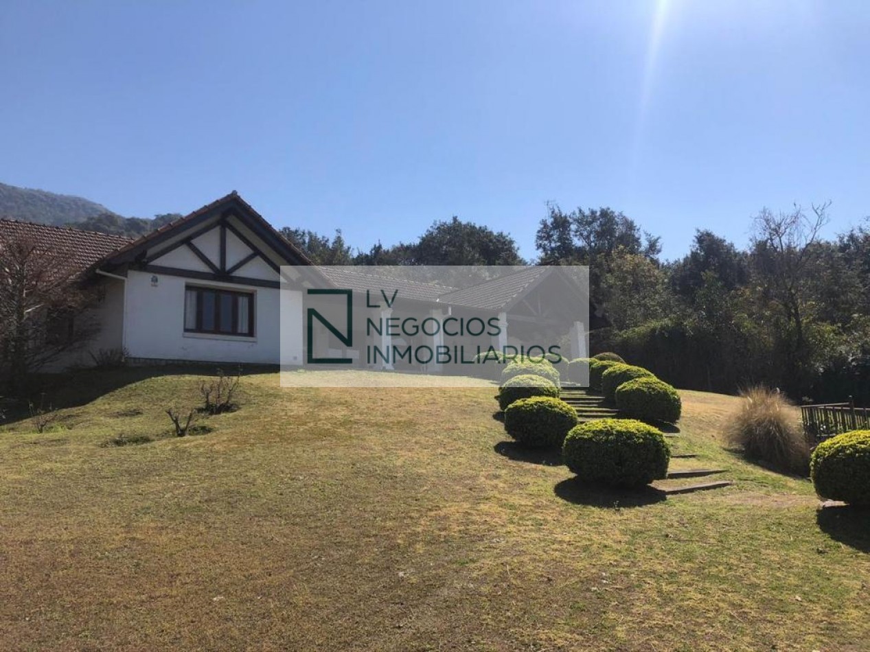 CASA EN ALTOS DE SAN LORENZO