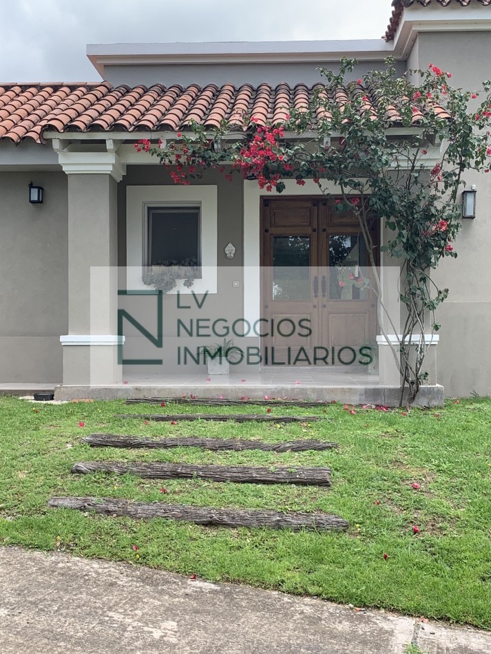 CASA EN LA HOYADA