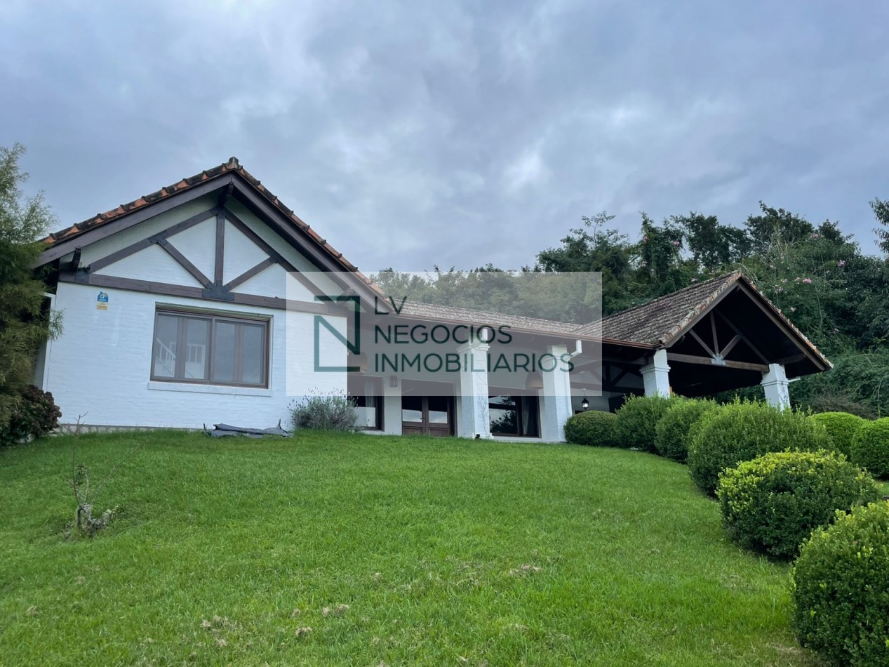 CASA EN ALTOS DE SAN LORENZO